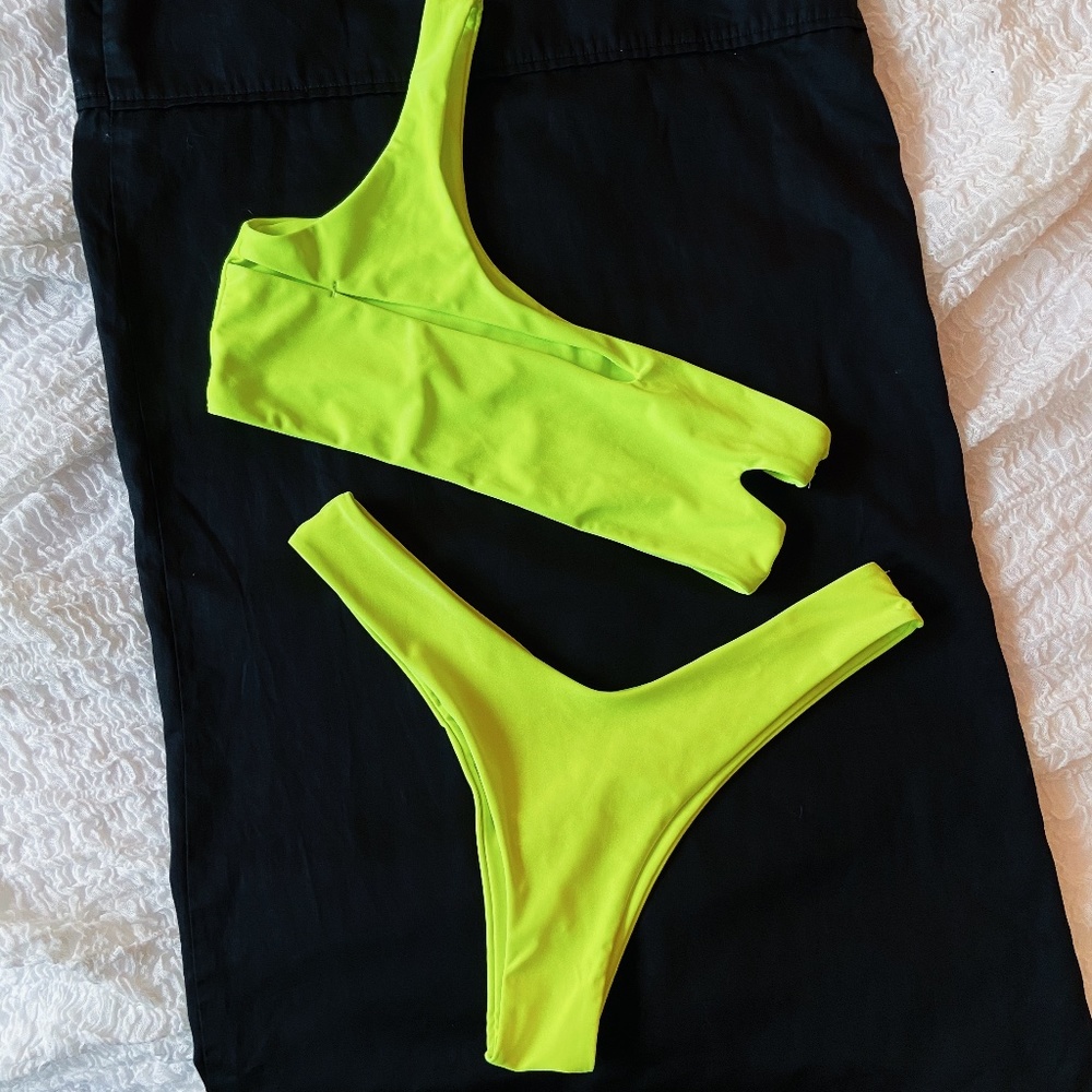 Neon Green Trendy High Cut Bikini Set